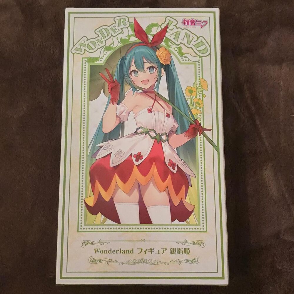 Hatsune Miku Wonderland Thumbelina Figure Taito